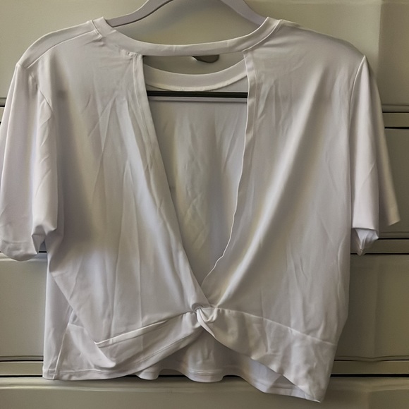 FABLETICS Pia Powertouch Light Twist Back Tee (IN WHITE) - Picture 4 of 5